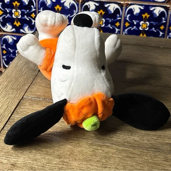 Halloween pumpkin Snoopy Plush Toy by hallmark used - Picture 15 of 16
